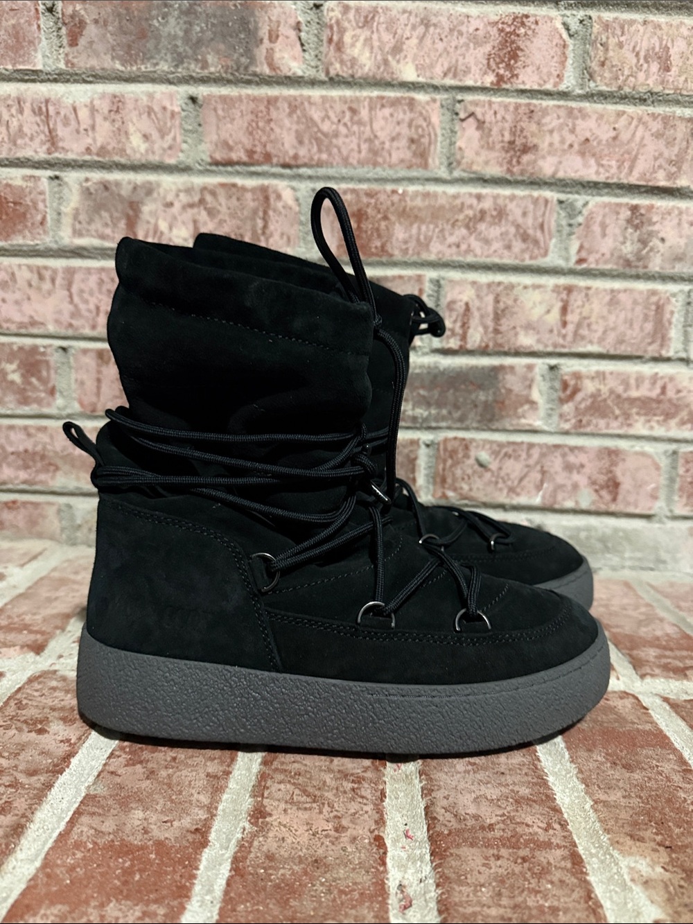Moon Boot track Women's Black Suede Lace-Up Winter Boots size 6